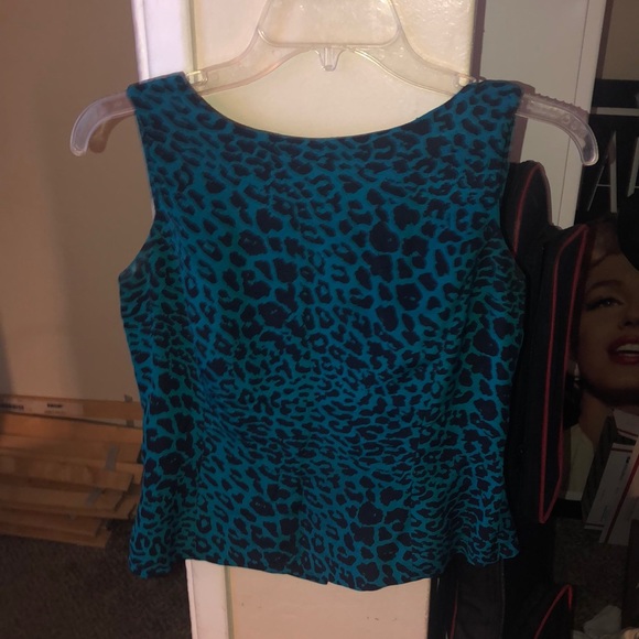 Dana Buchman Tops - Silk sleeveless top